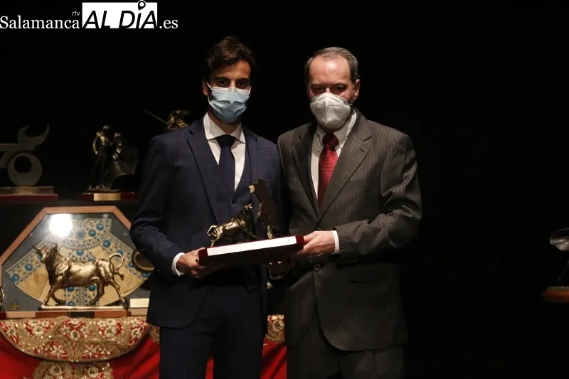Foto 12 - Velada taurina en el Teatro Liceo con la entrega de trofeos de la Feria 2021 