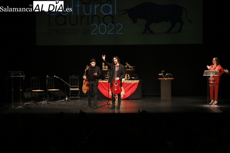 Foto 2 - Velada taurina en el Teatro Liceo con la entrega de trofeos de la Feria 2021 