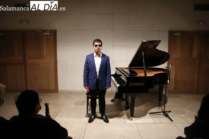 Concierto del pianista Adrián Rincón en la Casa de las Conchas. Fotos: David Sañudo