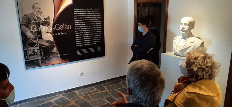 Visita institucional de la subdelegada del Gobierno, Encarnación Pérez, a Frades de la Sierra - Subd. Gobierno en Salamanca