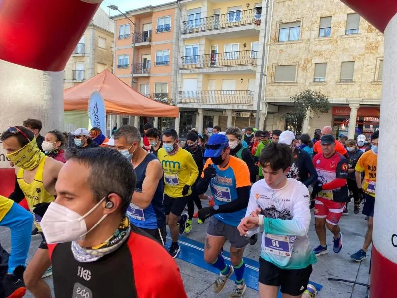 Foto 3 - Javier Montero y Gema Mart&iacute;n se imponen en la Media Marat&oacute;n de Guijuelo