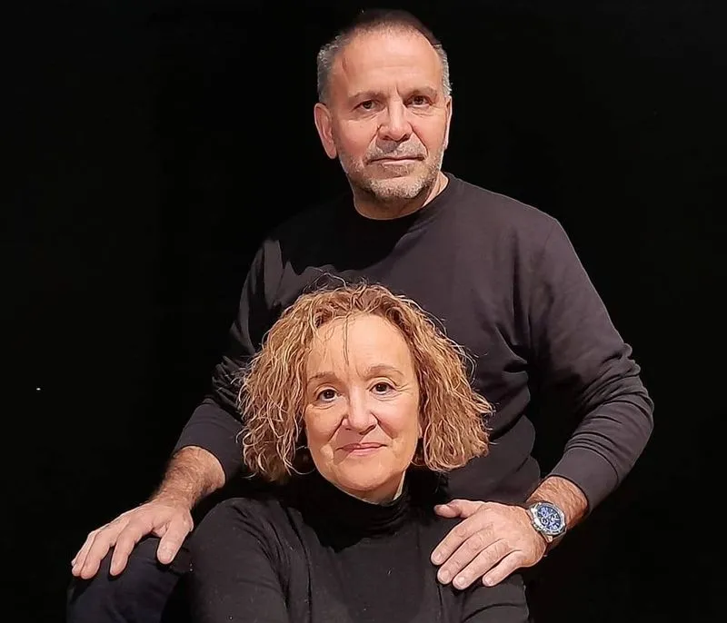 Pablo Málaga e Isabel Ortiz de Zárate, protagonistas de la obra '5 segundos y 120 kilos', que se podrá ver el miércoles en el Liceo. Foto Facebook Pablo Málaga