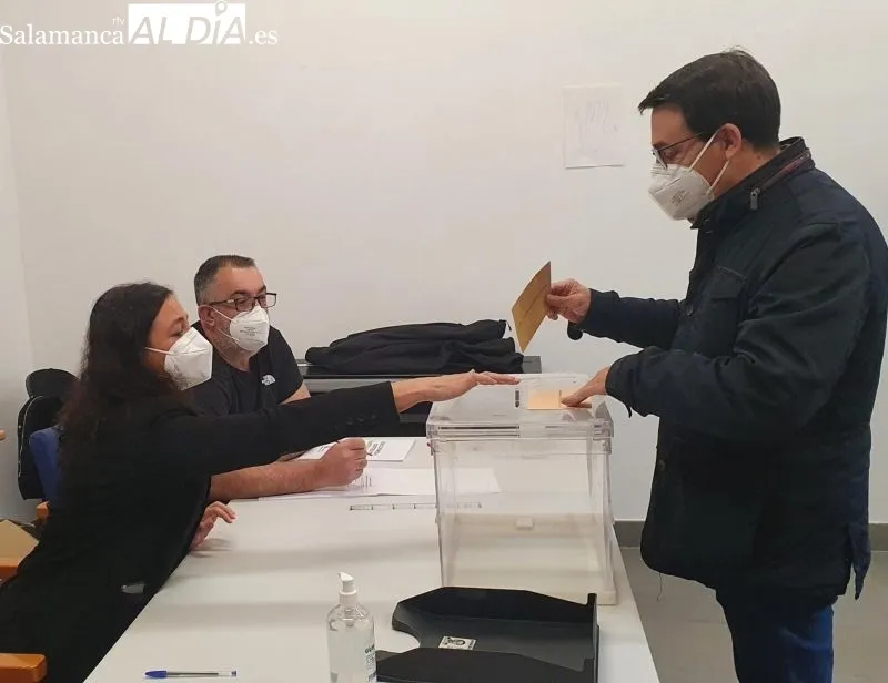 Fernando Pablos votando en Salamanca - Carlos Cuervo