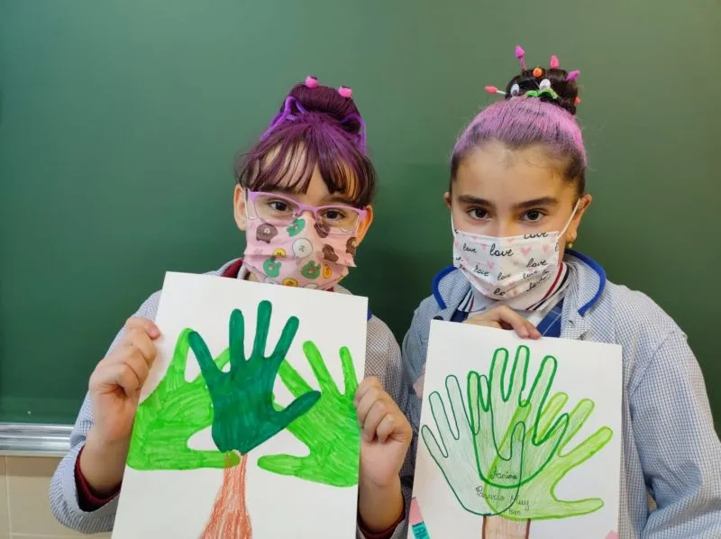 Foto 9 - El colegio San Juan Bosco celebra el D&iacute;a del C&aacute;ncer junto a la asociaci&oacute;n Pyfano