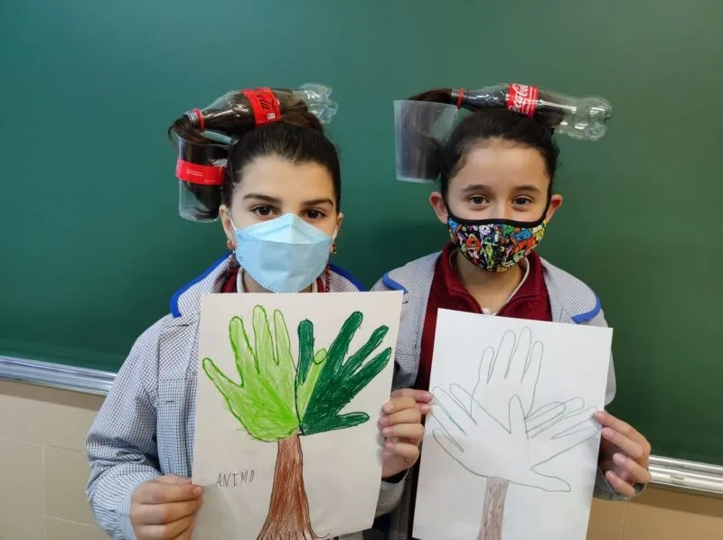 Foto 6 - El colegio San Juan Bosco celebra el D&iacute;a del C&aacute;ncer junto a la asociaci&oacute;n Pyfano