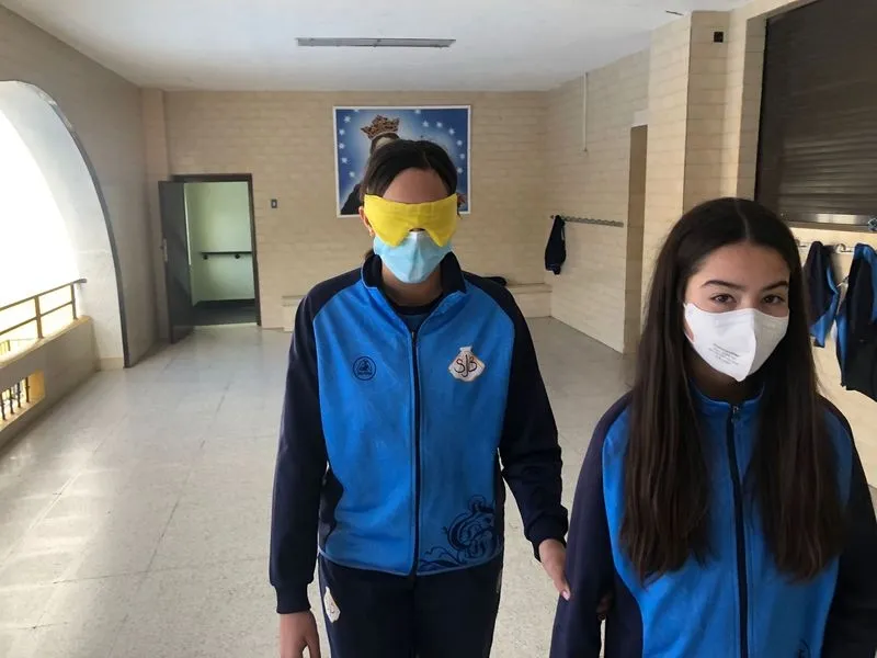 Estudiantes del colegio San Juan Bosco que practicaron deportes paralímpicos, para conocer mejor la discapacidad