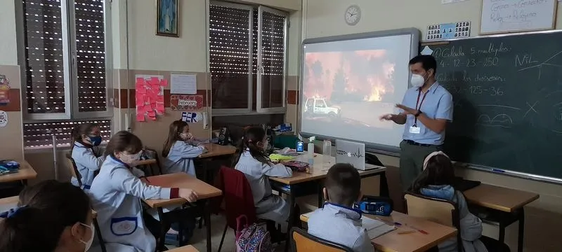 Charla sobre el Servicio de Emergencias 112 en el colegio San Juan Bosco