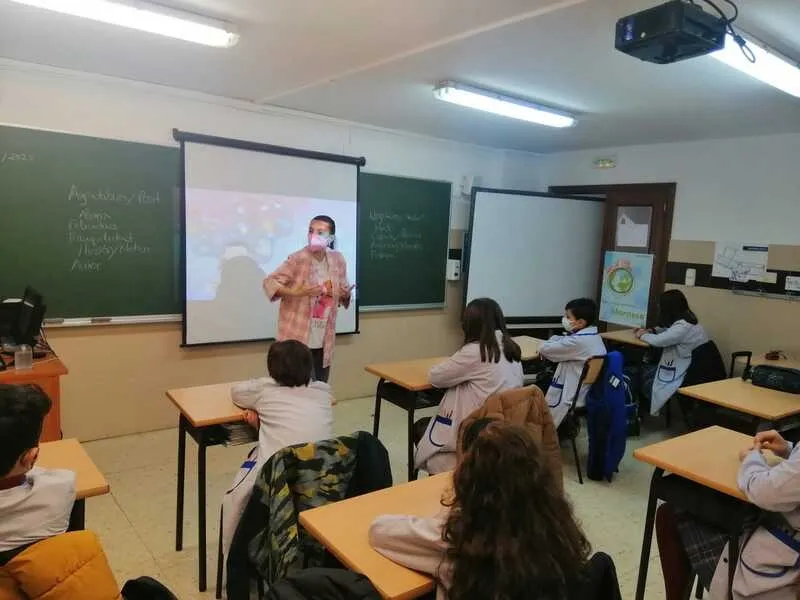 Taller de queso con los alumnos de Segundo de Primaria y taller de gestión emocional con los alumnos de Sexto de Primaria
