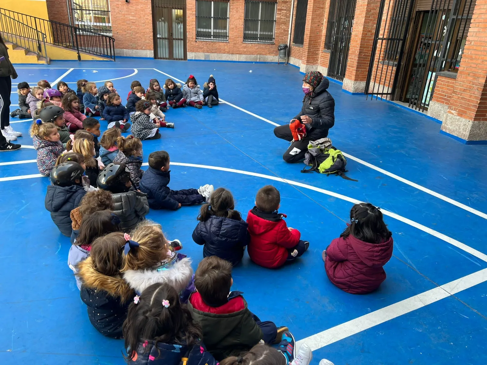 Foto 2 - Los ni&ntilde;os de infantil del Colegio San Juan Bosco disfrutan aprendiendo sobre las monta&ntilde;as m&aacute;s altas del mundo