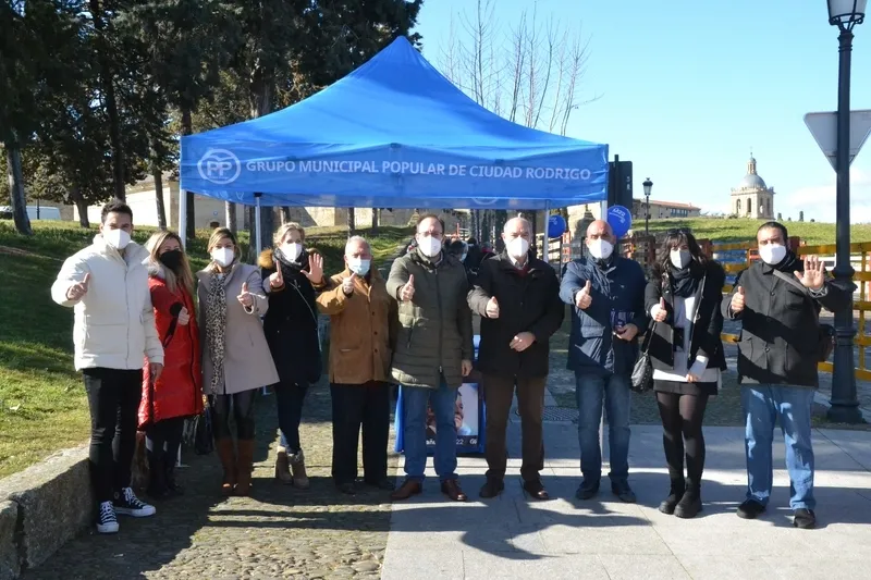 Foto 5 - Nueva sesi&oacute;n electoral en el mercadillo sabatino mirobrigense