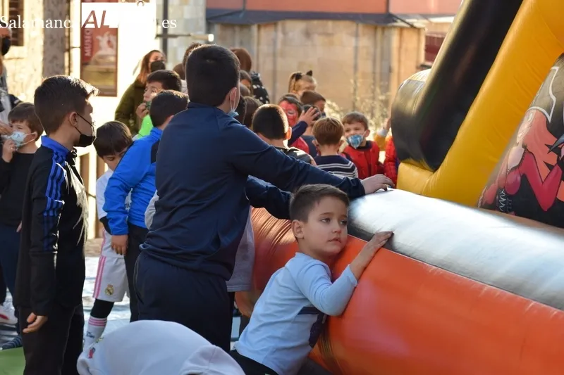 Foto 7 - Hinchables para celebrar el Carnaval en Alba de Tormes