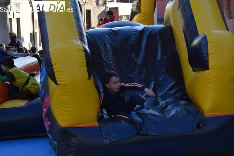Foto 6 - Hinchables para celebrar el Carnaval en Alba de Tormes