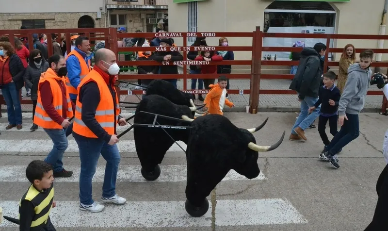 Foto 2 - Los m&aacute;s peque&ntilde;os se muestran incansables en su reencuentro con los astados