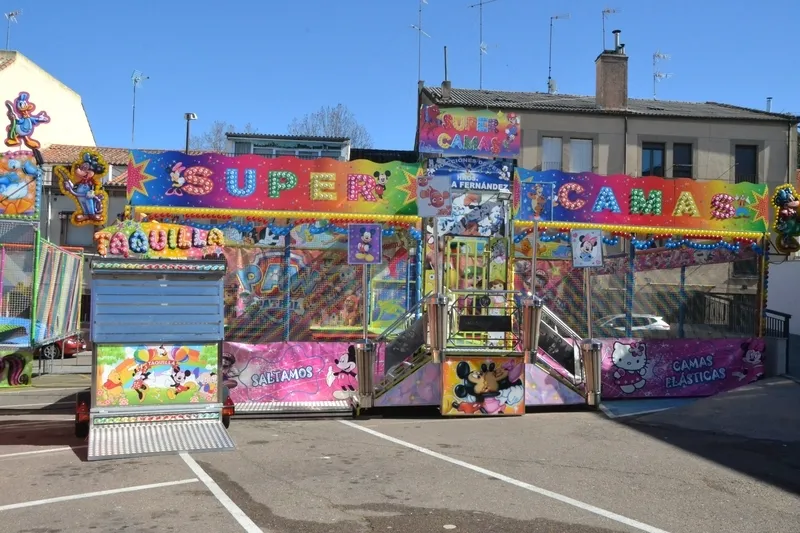 Foto 3 - Instaladas las &uacute;ltimas atracciones infantiles