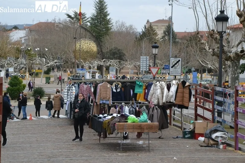 Foto 4 - El mercadillo sabatino estrena ubicaci&oacute;n provisional para parte de sus puestos