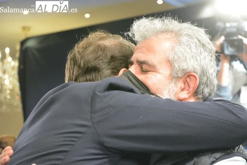 Foto 14 - El PP gana las elecciones auton&oacute;micas: "Vamos a tener un gobierno fuerte para hacer crecer esta tierra"