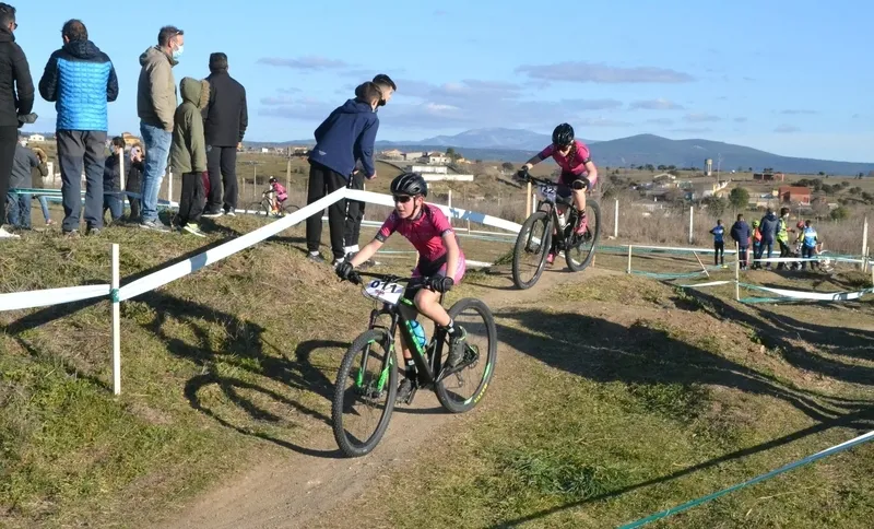 Foto 7 - Un centenar de ni&ntilde;os y j&oacute;venes de toda la regi&oacute;n estrenan el I Trofeo Escuelas BTT de Ciudad Rodrigo