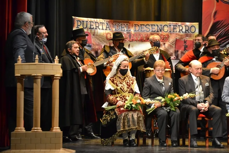 Foto 7 - Jes&uacute;s Hern&aacute;ndez alaba al toro como &ldquo;c&uacute;spide del Carnaval&rdquo; de Ciudad Rodrigo