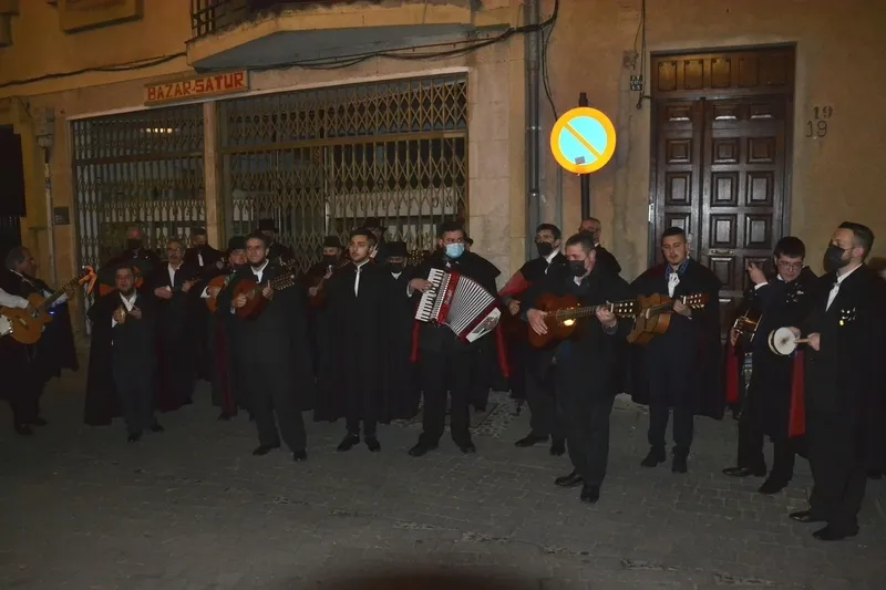 Foto 2 - Jes&uacute;s Hern&aacute;ndez alaba al toro como &ldquo;c&uacute;spide del Carnaval&rdquo; de Ciudad Rodrigo