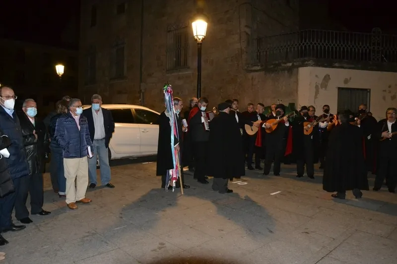 Foto 3 - Juan Tom&aacute;s Mu&ntilde;oz desmenuza a lo largo de m&aacute;s de 500 p&aacute;ginas los 200 primeros a&ntilde;os del Carnaval