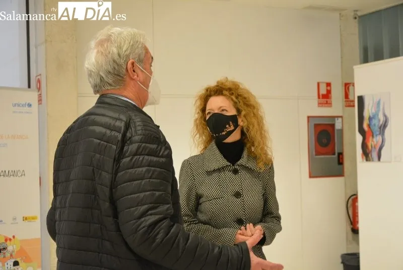 Exposición de Raquel González sobre las ilustraciones del libro ‘La luz del relámpago’ | Fotos: Vanesa Martins