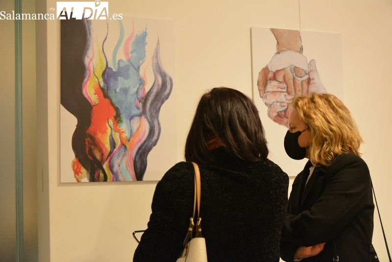 Exposición de Raquel González sobre las ilustraciones del libro ‘La luz del relámpago’ | Fotos: Vanesa Martins