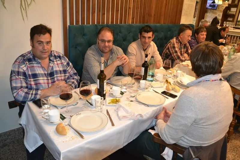 Foto 8 - Un centenar de personas disfruta del cocido precarnavalero de la Pe&ntilde;a El Rinc&oacute;n