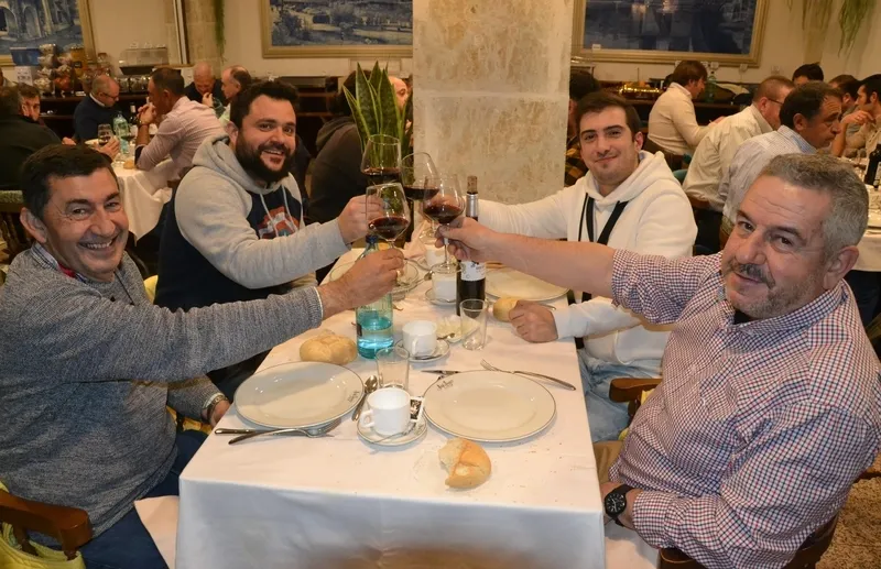 Foto 7 - Un centenar de personas disfruta del cocido precarnavalero de la Pe&ntilde;a El Rinc&oacute;n