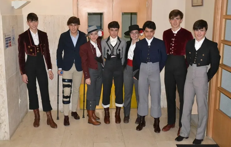 Foto 2 - Ra&uacute;l Galindo ofrece un &lsquo;dec&aacute;logo del buen torero&rsquo; a los j&oacute;venes participantes en el Bols&iacute;n