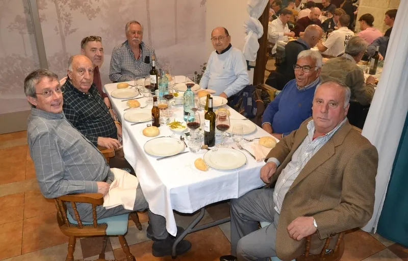 Foto 6 - Un centenar de personas disfruta del cocido precarnavalero de la Pe&ntilde;a El Rinc&oacute;n