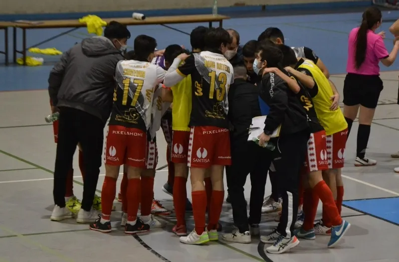 Foto 3 - Unionistas golpea en momentos clave para llevarse un derby con innecesario protagonismo arbitral