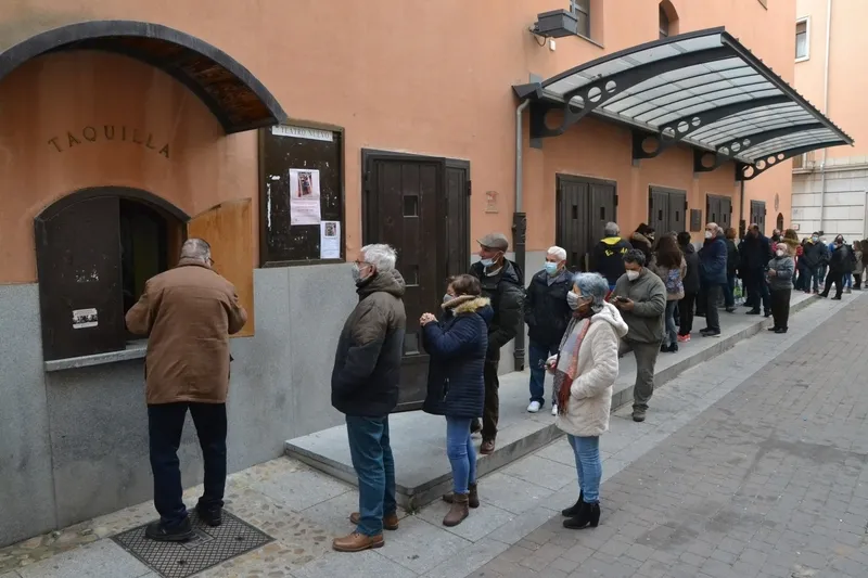 Foto 10 - La Rondalla no agota las invitaciones en la habitual ma&ntilde;ana de reparto por 1&ordf; vez 