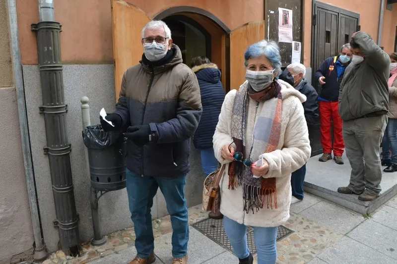 Foto 7 - La Rondalla no agota las invitaciones en la habitual ma&ntilde;ana de reparto por 1&ordf; vez 