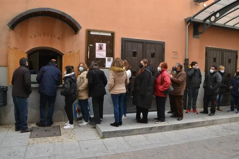 Foto 4 - La Rondalla no agota las invitaciones en la habitual ma&ntilde;ana de reparto por 1&ordf; vez 