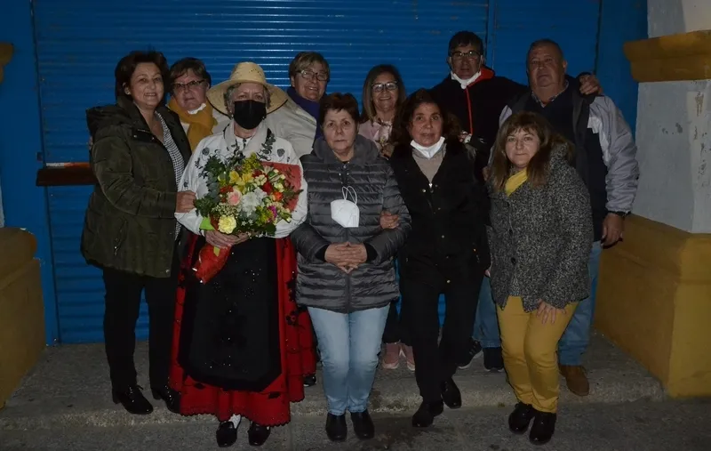 Foto 4 - Flori Ratero relata vivencias personales en la at&iacute;pica inauguraci&oacute;n de las casetas de la Plazuela