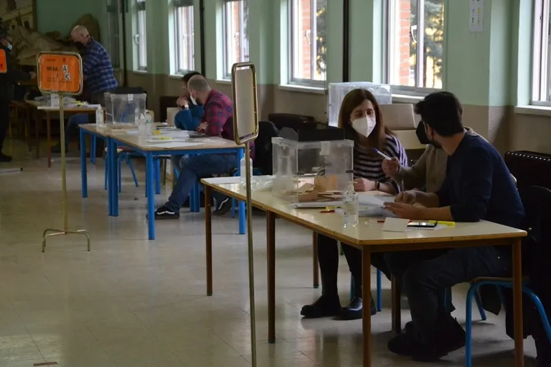Foto 11 - Tranquila ma&ntilde;ana electoral salvo por la necesidad de recurrir a unos cuantos suplentes