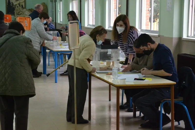 Foto 8 - Tranquila ma&ntilde;ana electoral salvo por la necesidad de recurrir a unos cuantos suplentes