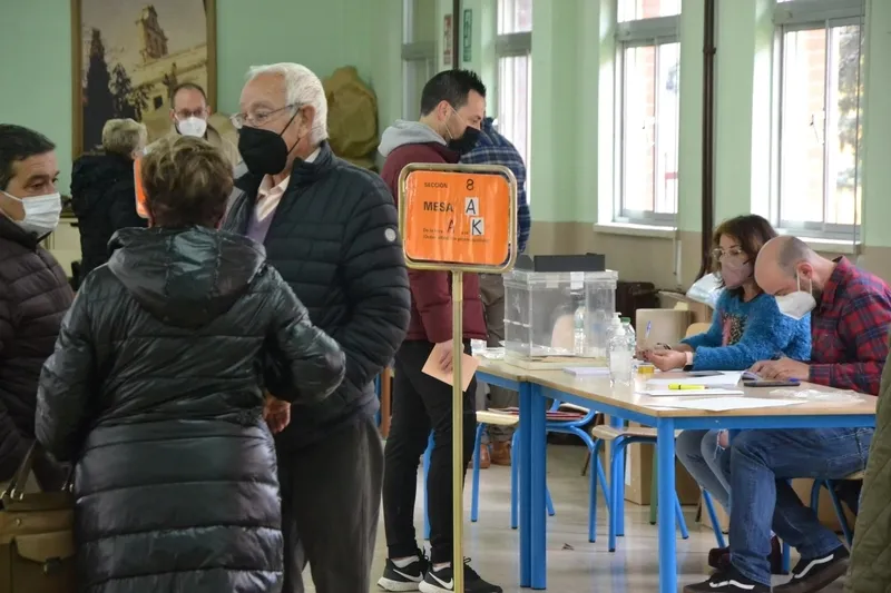 Foto 7 - Tranquila ma&ntilde;ana electoral salvo por la necesidad de recurrir a unos cuantos suplentes