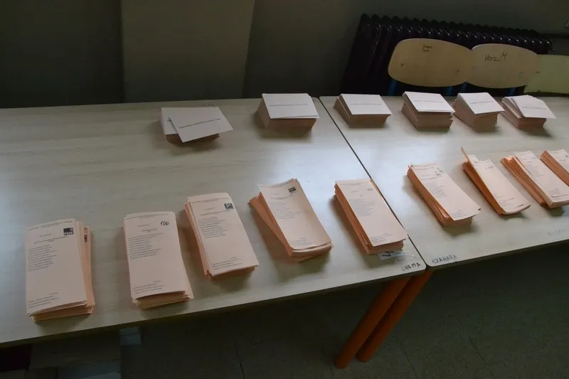 Foto 4 - Tranquila ma&ntilde;ana electoral salvo por la necesidad de recurrir a unos cuantos suplentes