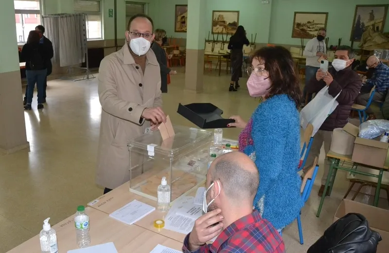 Foto 2 - Tranquila ma&ntilde;ana electoral salvo por la necesidad de recurrir a unos cuantos suplentes