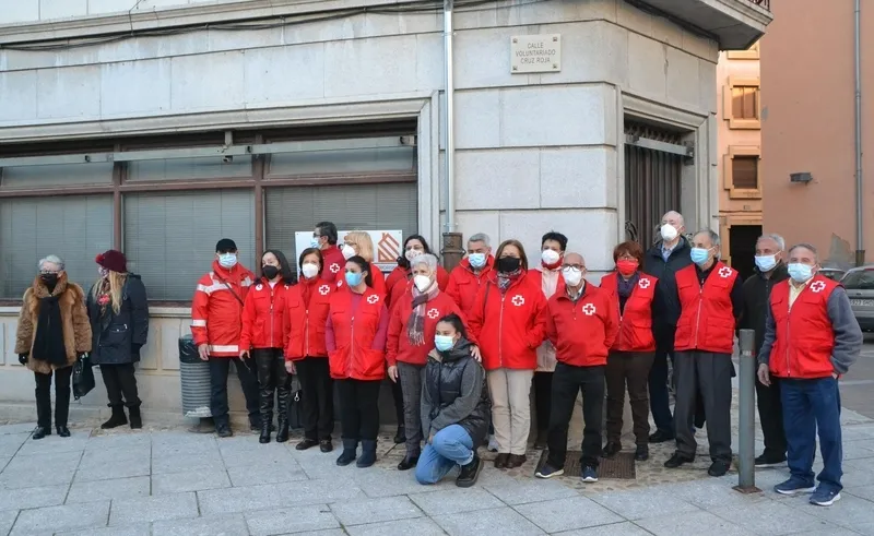 Foto 9 - Ciudad Rodrigo estrena la calle &lsquo;Voluntariado Cruz Roja&rsquo; en reconocimiento a su &ldquo;encomiable labor&rdquo;