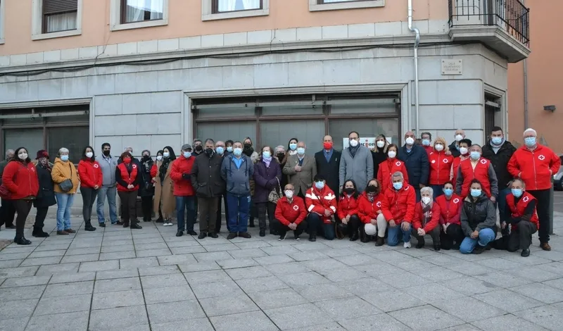 Foto 5 - Ciudad Rodrigo estrena la calle &lsquo;Voluntariado Cruz Roja&rsquo; en reconocimiento a su &ldquo;encomiable labor&rdquo;