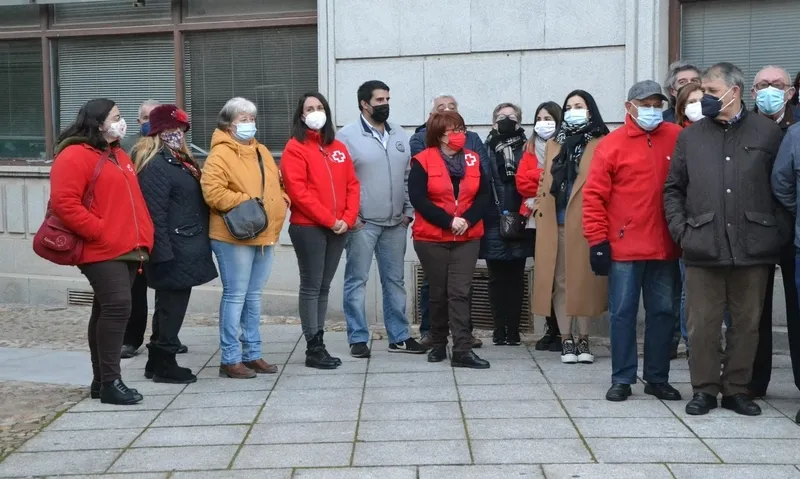 Foto 4 - Ciudad Rodrigo estrena la calle &lsquo;Voluntariado Cruz Roja&rsquo; en reconocimiento a su &ldquo;encomiable labor&rdquo;