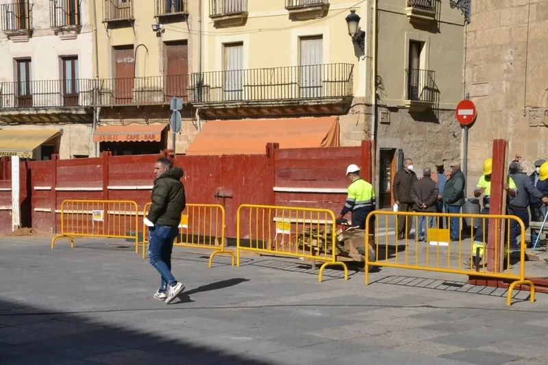 Foto 8 - El mercado de los martes luce de Carnaval mientras avanza el &lsquo;rect&aacute;ngulo m&aacute;gico&rsquo;