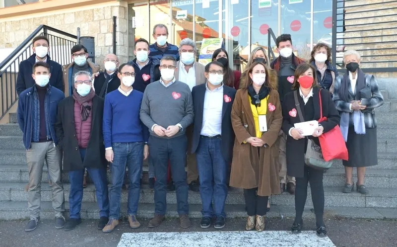 Foto 9 - El &uacute;nico lehendakari no nacionalista, Patxi L&oacute;pez, se acerca a Ciudad Rodrigo al hilo del 13F
