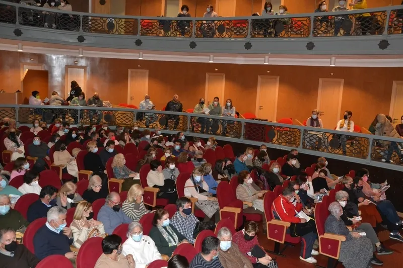 Foto 7 - La Rondalla homenajea al sistema de salud en la recuperada presentaci&oacute;n de sus Coplas