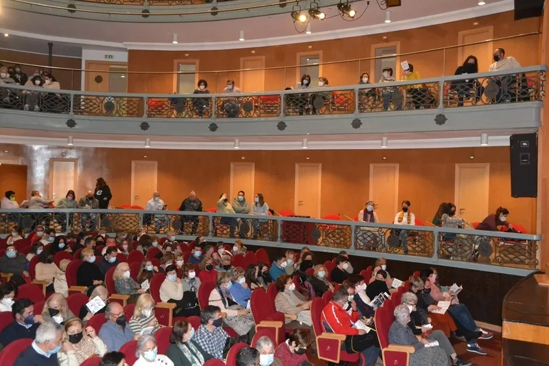 Foto 6 - La Rondalla homenajea al sistema de salud en la recuperada presentaci&oacute;n de sus Coplas
