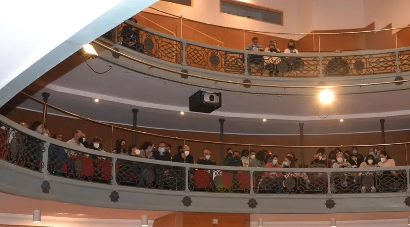 Foto 5 - La Rondalla homenajea al sistema de salud en la recuperada presentaci&oacute;n de sus Coplas