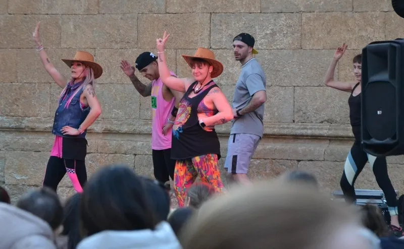 Foto 6 - Buena animaci&oacute;n en la masterclass precarnavalera de zumba