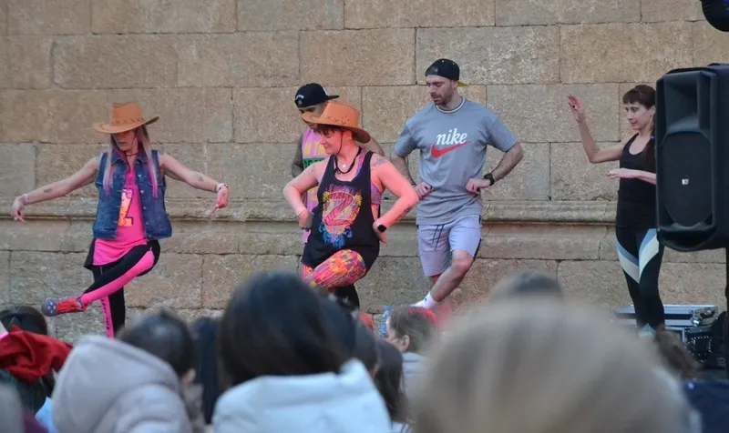 Foto 5 - Buena animaci&oacute;n en la masterclass precarnavalera de zumba